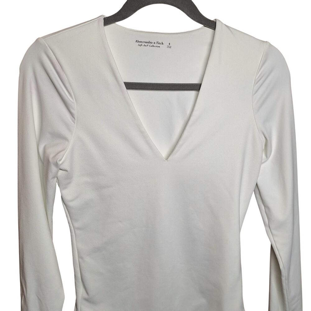Abercrombie & Fitch Soft AF butterysoft stretch longsleeve v neck thong bodysuit - Picture 6 of 6